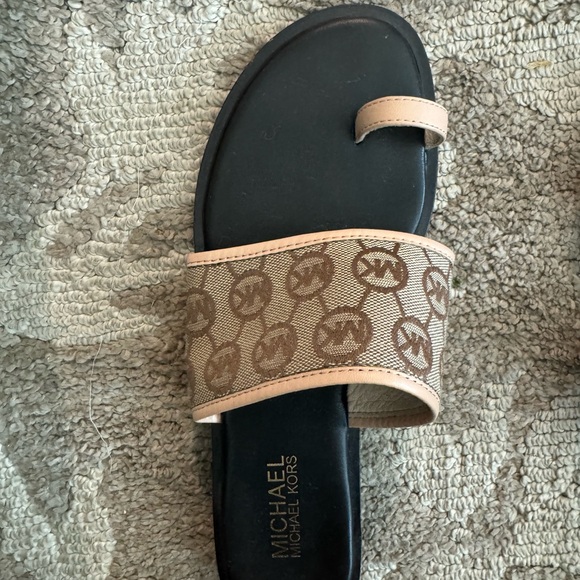 🤎💄MICHAEL KORS Slide On Flats - Picture 7 of 9